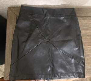 Hidden Brand Black Faux Leather Mini Skirt Size M HS1273